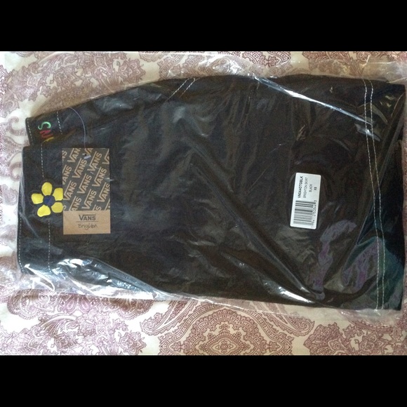 NWT Vans Brighton Black Denim Skirt - Picture 7 of 8